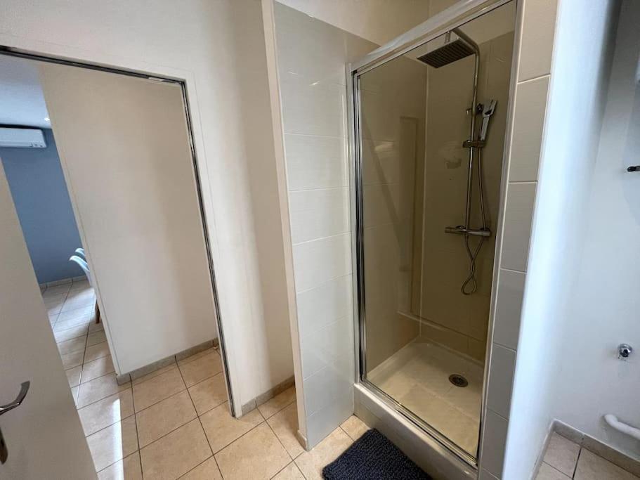 Appartement T2 Pour 3 Personnes Marseilles Exterior foto