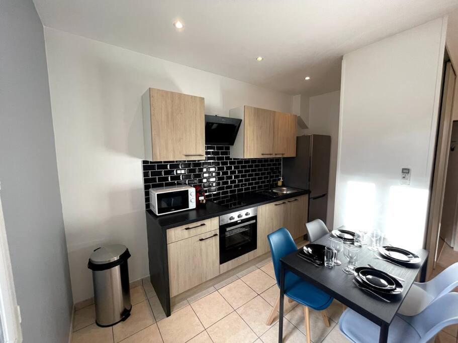 Appartement T2 Pour 3 Personnes Marseilles Exterior foto